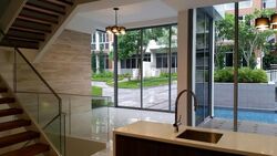 Woodgrove Avenue (D25), Terrace #561607821